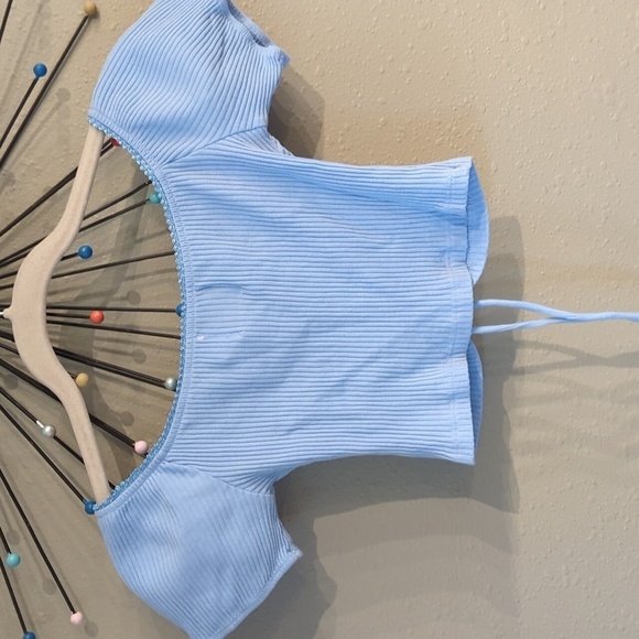 Princess Polly cinched crop light blue top size 2 - Picture 9 of 10